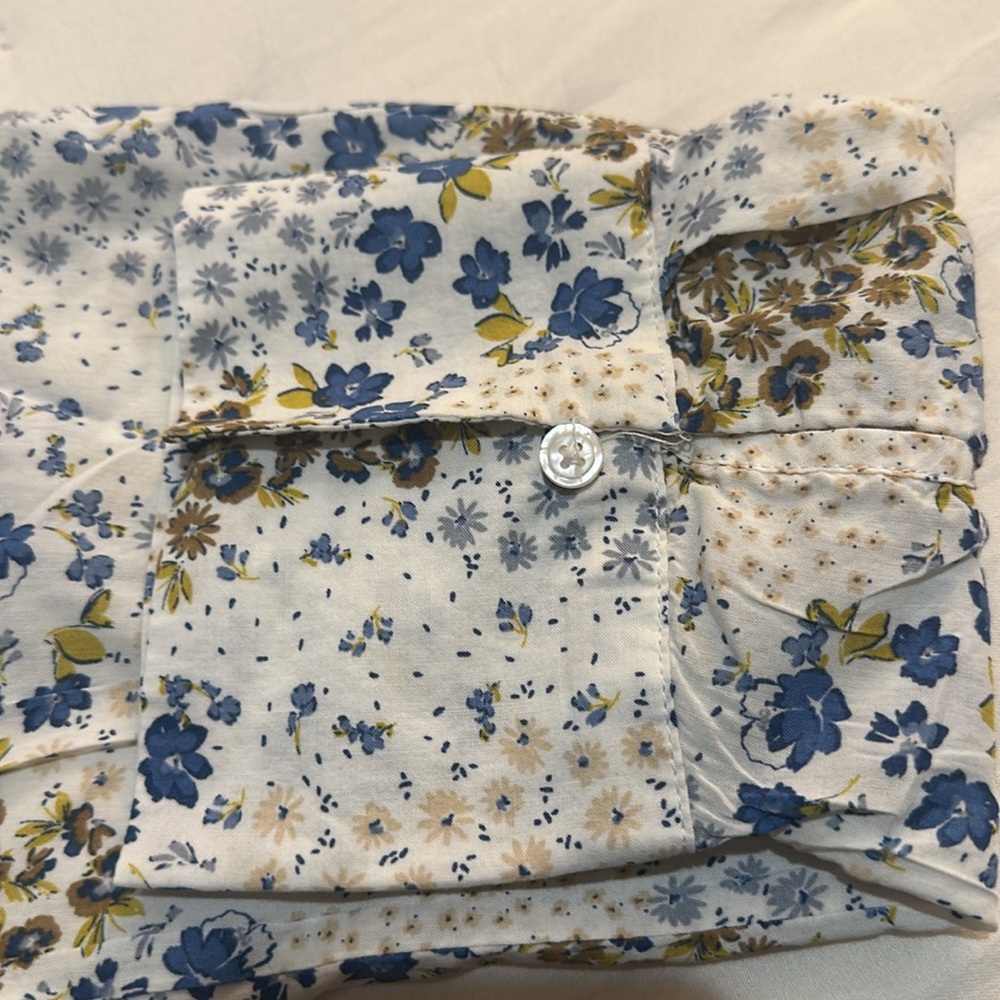 Future Collection Reese Blutstein Floral Top Size Large NWOT - Picture 9 of 10